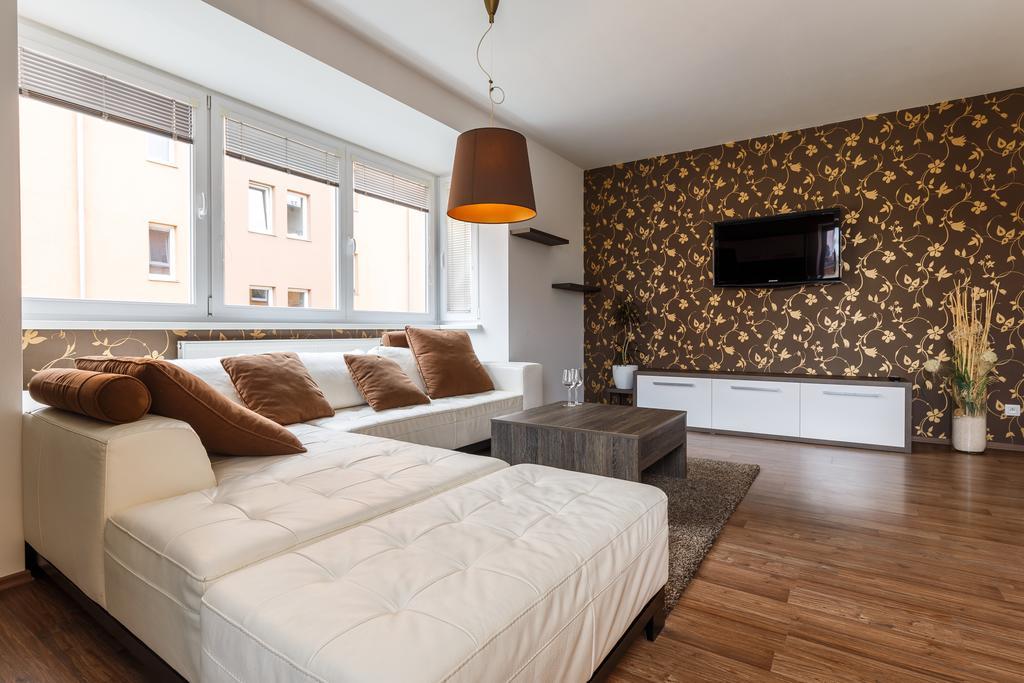 Modern With 2 Bedrooms *